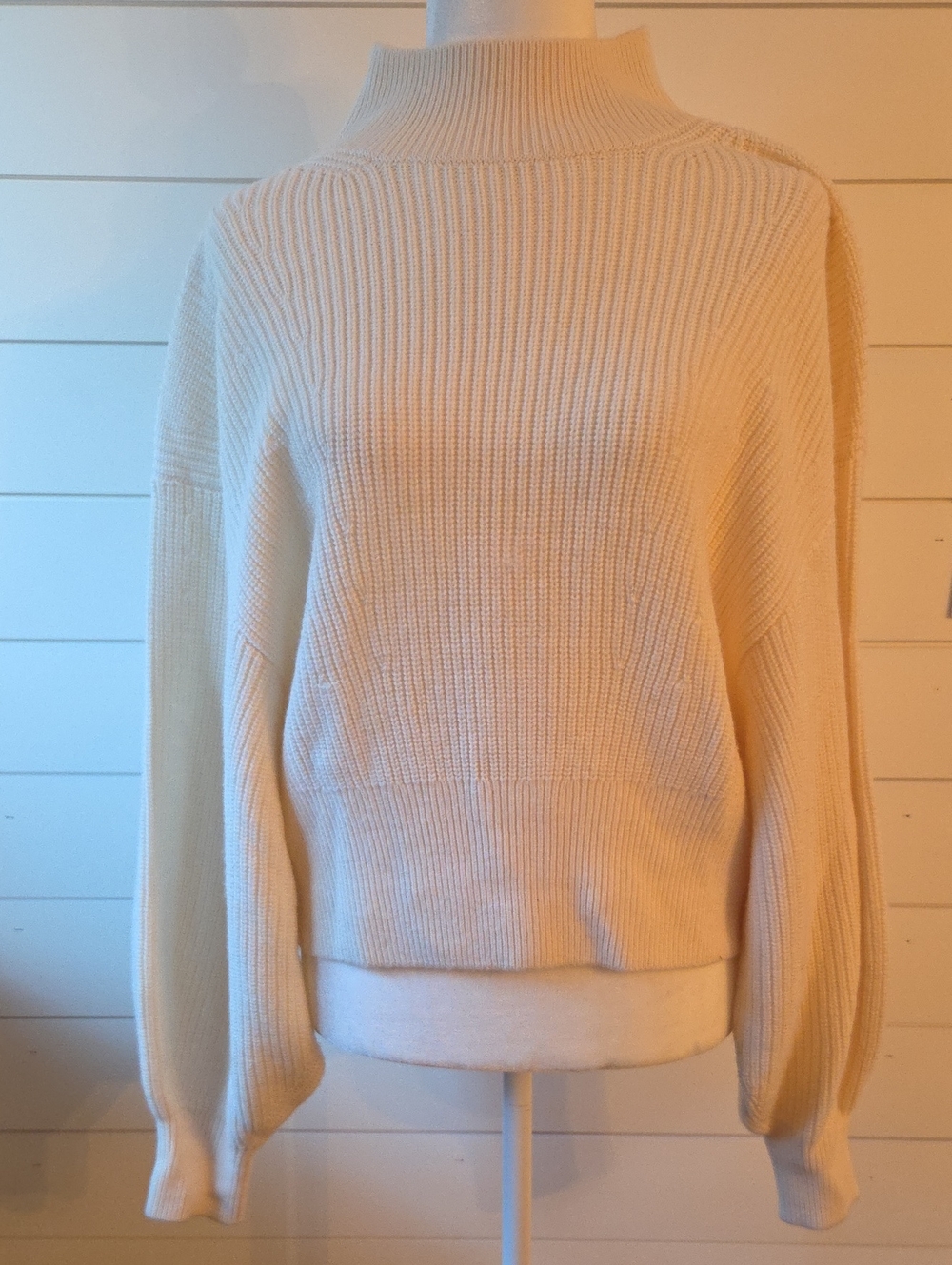 Banana Republic Cream Ribbed Crewneck Sweater Size S